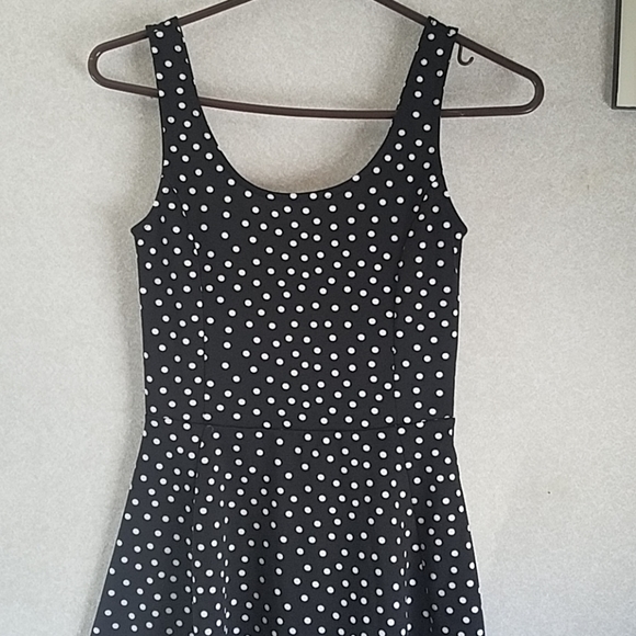 H&M Dresses & Skirts - H & M Dress